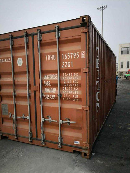上圖所示集裝箱MAX.GRDSS 30，480kg是總重，TARE是皮重/空箱自總2180kg，payload是可裝載重量28，300kg，CUB.CAP.是內容積33.2CUM